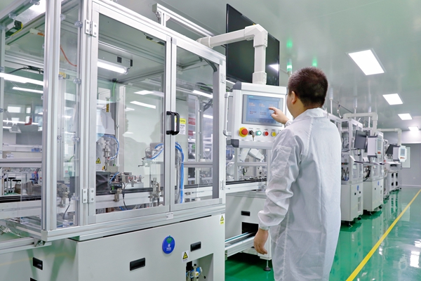 2-光电模块智能生产线.jpg 2-光电模块智能生产线.jpg